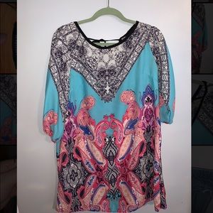 colorful dress with with cinched 3/4 sleeve